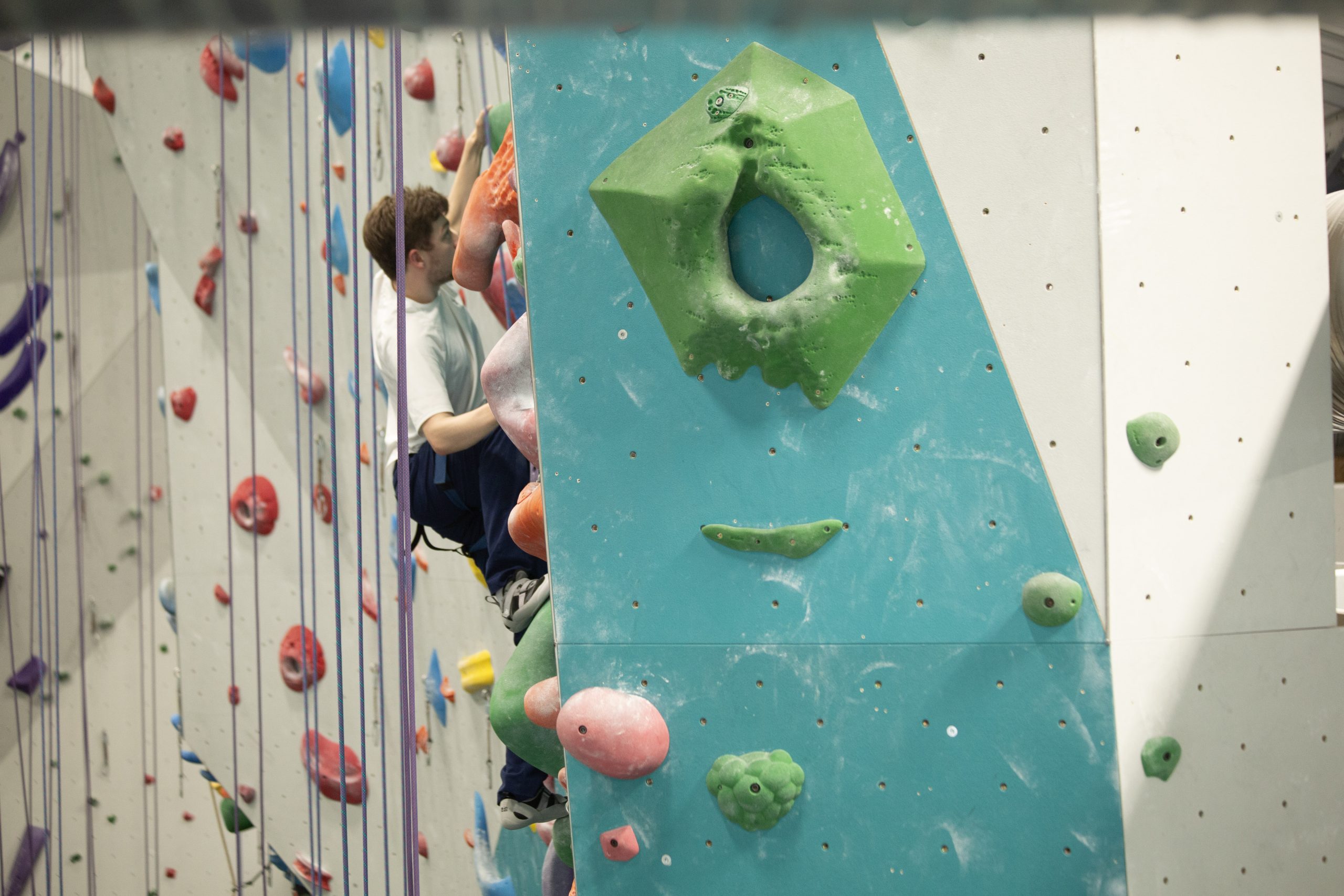 Scaling New Heights: Essential Bouldering Lessons for Beginners